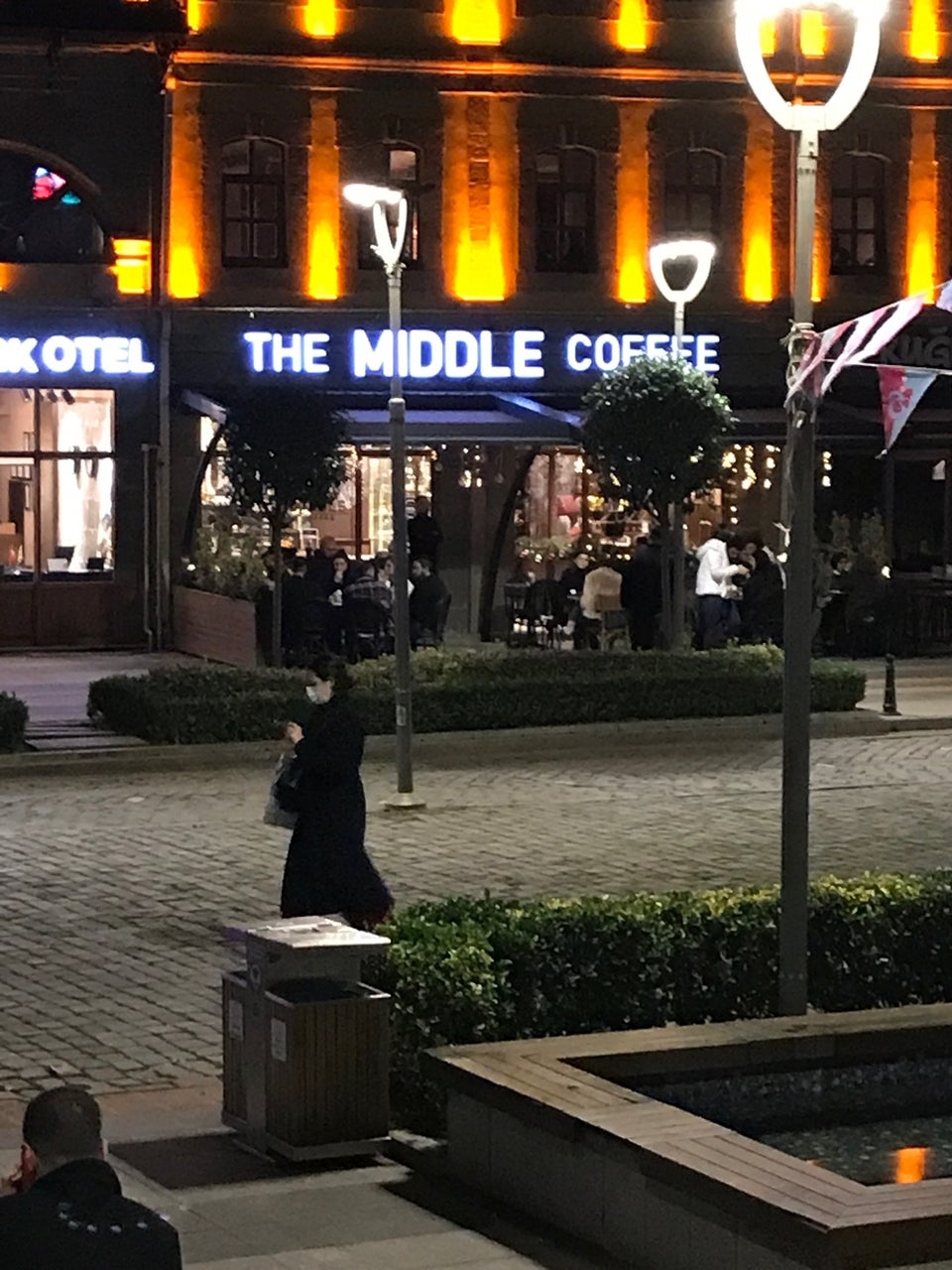 THE MİDDLE KAFE