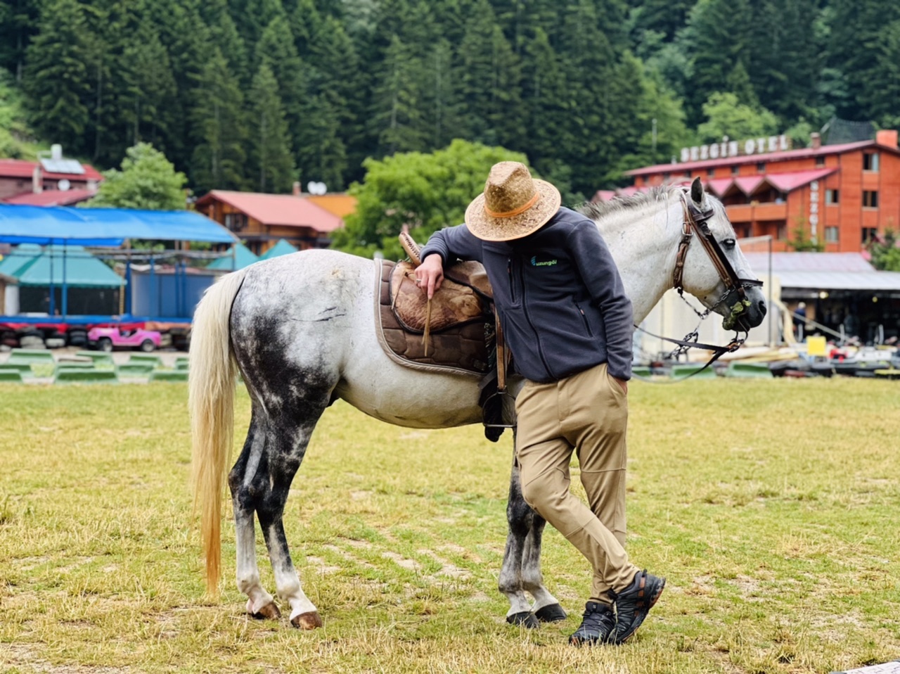 Uzungol At Turu